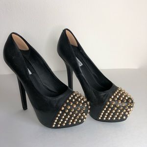 STEVE MADDEN gold studded black pump heels